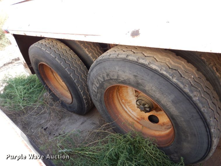 image for item LU9610 2002 Eagle EV-130  tank trailer