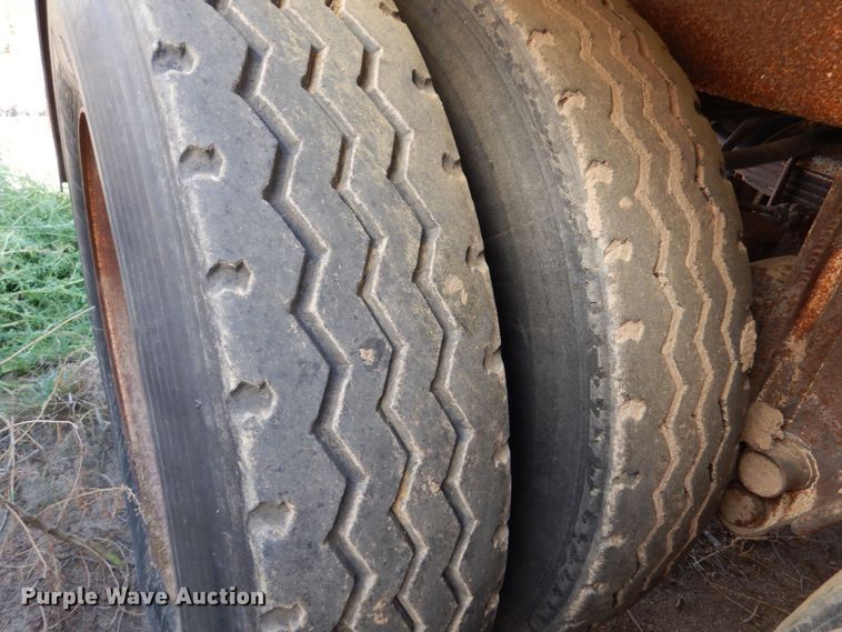 image for item LU9610 2002 Eagle EV-130  tank trailer