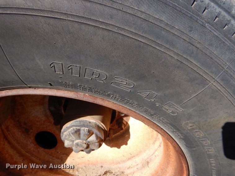 image for item LU9610 2002 Eagle EV-130  tank trailer