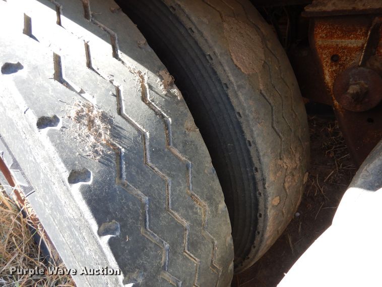 image for item LU9610 2002 Eagle EV-130  tank trailer