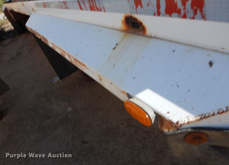 image for item LU9611 1999 Eagle EV-130  tank trailer