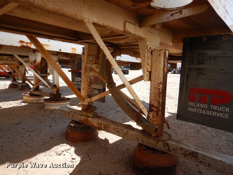 image for item LU9611 1999 Eagle EV-130  tank trailer