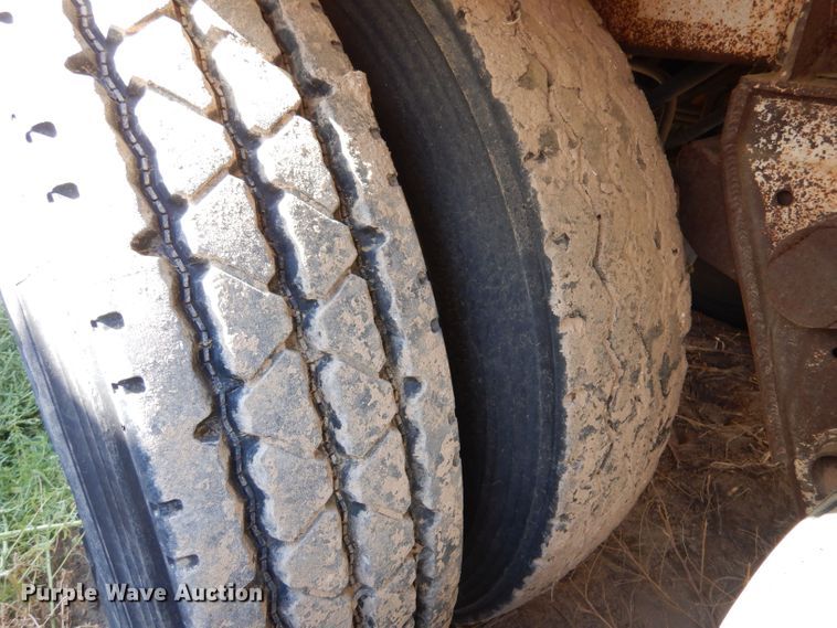 image for item LU9611 1999 Eagle EV-130  tank trailer