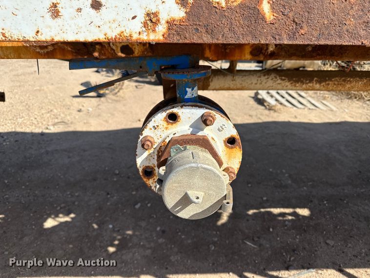 image for item LU9612 2001 Eagle EV-130  tank trailer