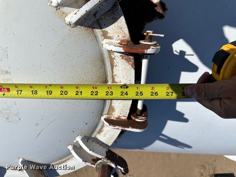 image for item LU9612 2001 Eagle EV-130  tank trailer