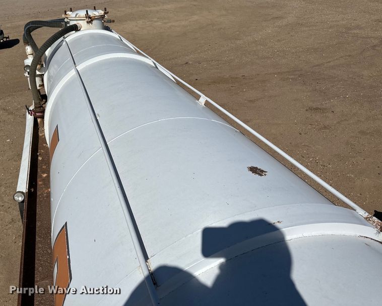 image for item LU9612 2001 Eagle EV-130  tank trailer