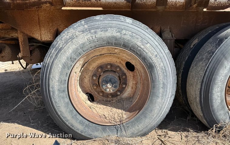 image for item LU9612 2001 Eagle EV-130  tank trailer