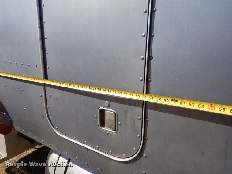 image for item LU9659 1997 Peterbilt 379  semi truck