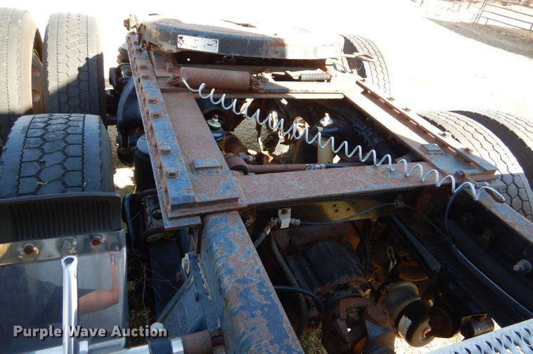 image for item LU9659 1997 Peterbilt 379  semi truck