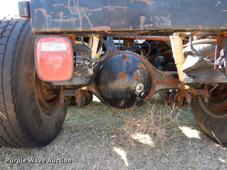 image for item LU9659 1997 Peterbilt 379  semi truck