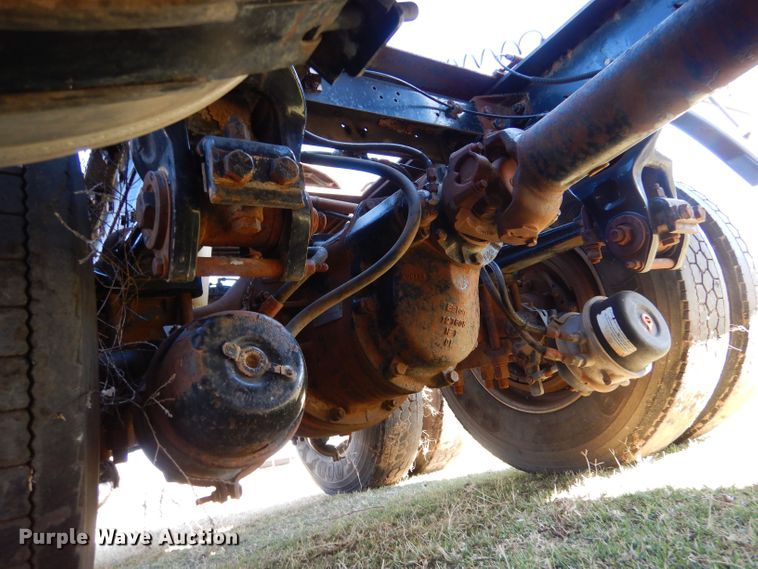 image for item LU9659 1997 Peterbilt 379  semi truck