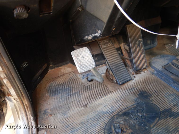 image for item LU9659 1997 Peterbilt 379  semi truck