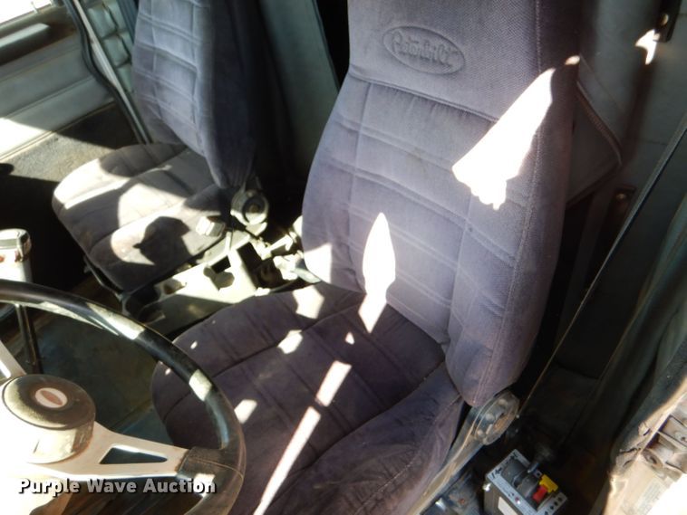 image for item LU9659 1997 Peterbilt 379  semi truck