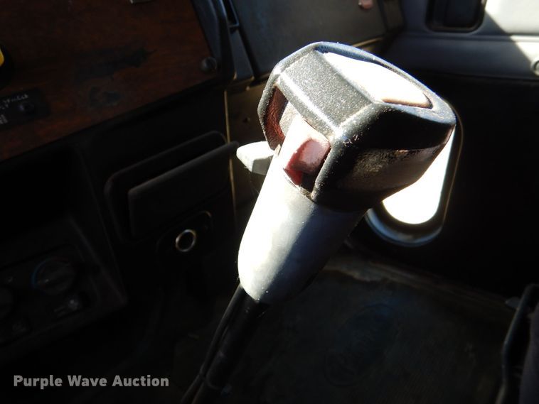 image for item LU9659 1997 Peterbilt 379  semi truck