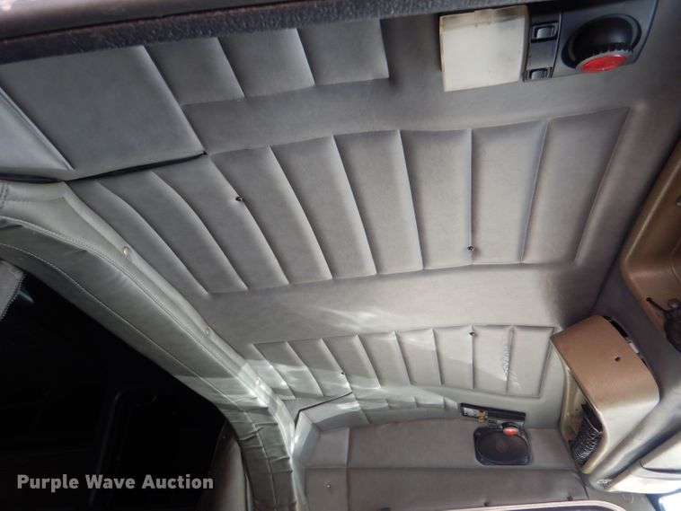 image for item LU9659 1997 Peterbilt 379  semi truck