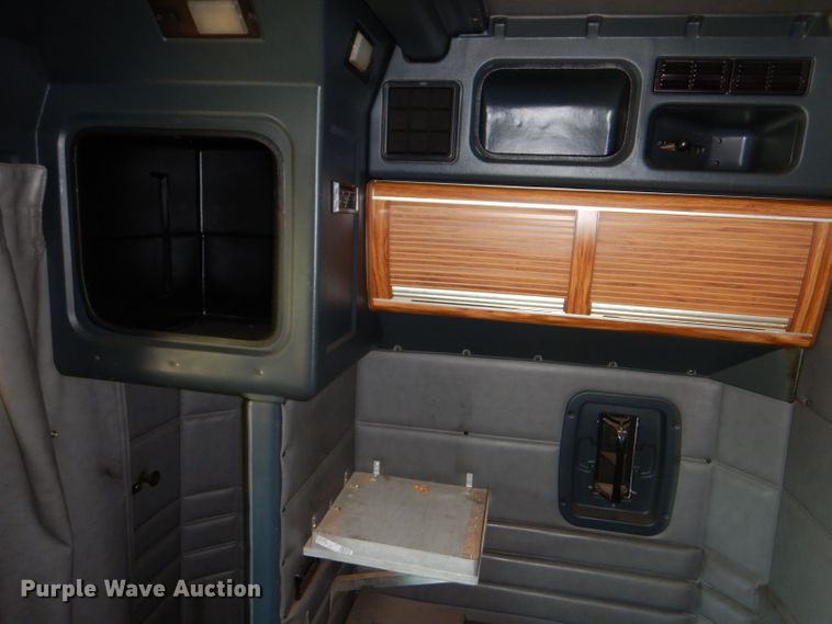 image for item LU9659 1997 Peterbilt 379  semi truck