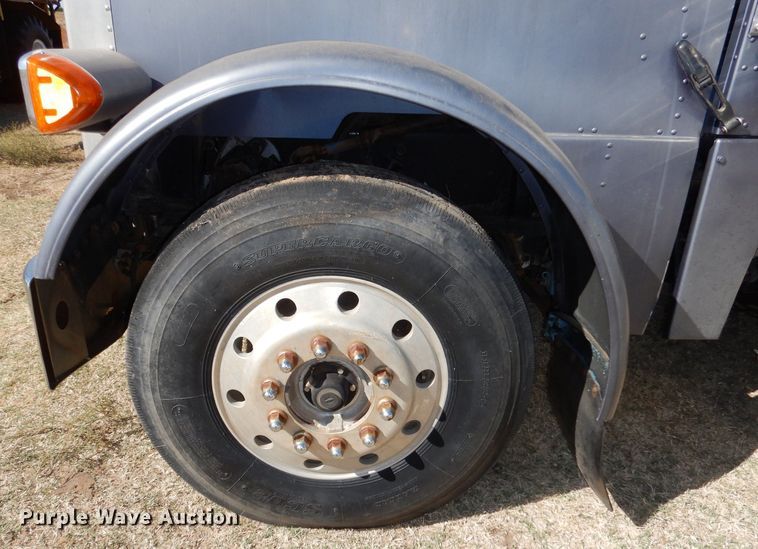 image for item LU9659 1997 Peterbilt 379  semi truck