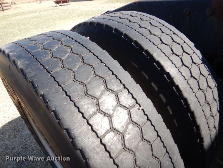 image for item LU9659 1997 Peterbilt 379  semi truck