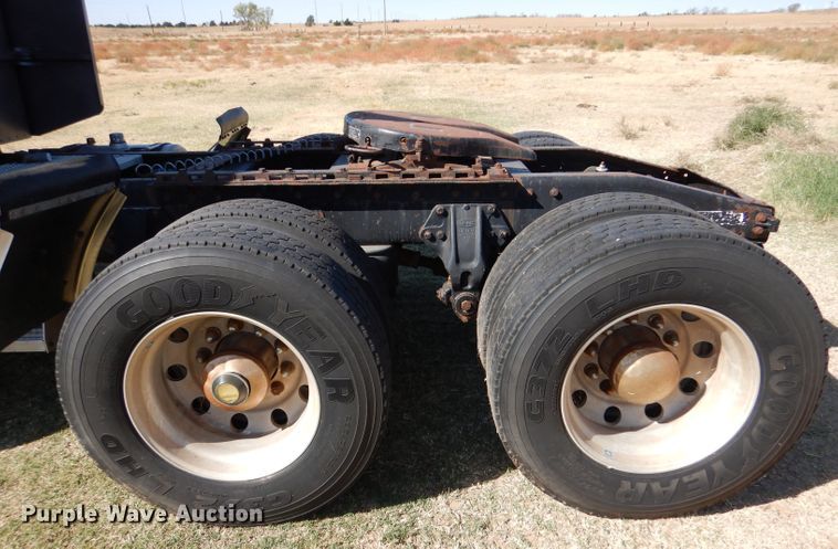 image for item LU9659 1997 Peterbilt 379  semi truck