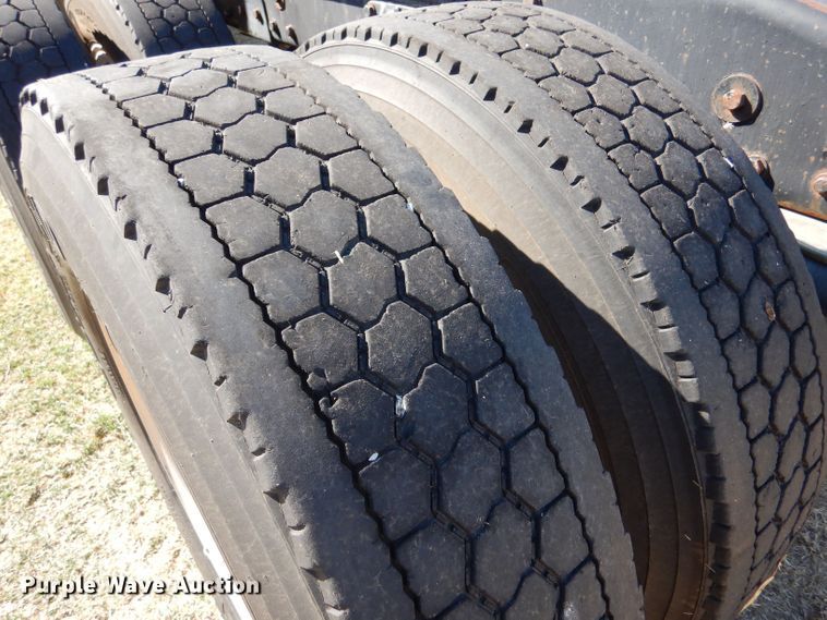 image for item LU9659 1997 Peterbilt 379  semi truck