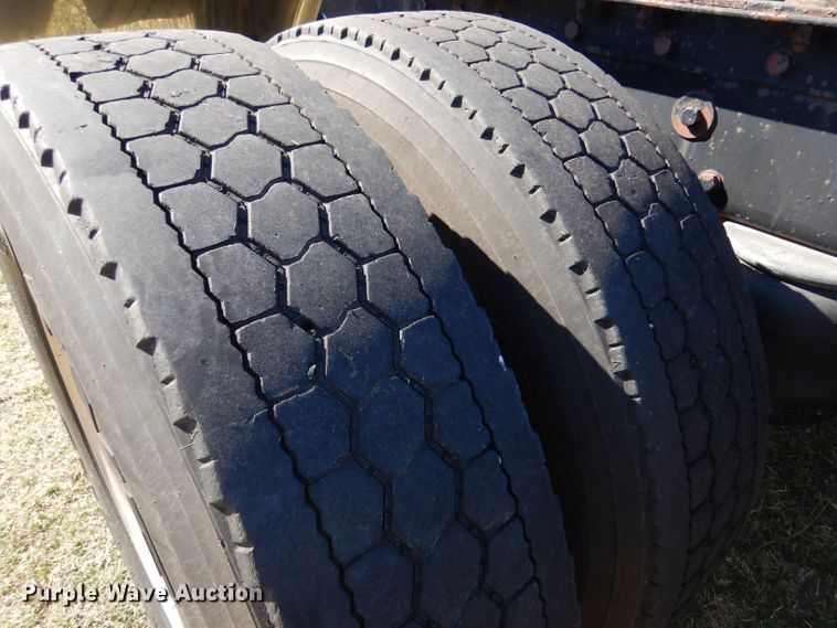 image for item LU9659 1997 Peterbilt 379  semi truck