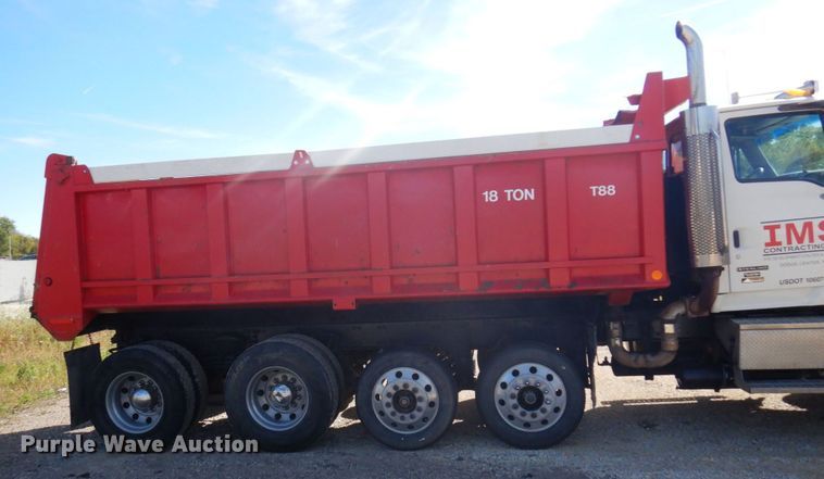 image for item MH9227 2007 Sterling L9500  dump truck