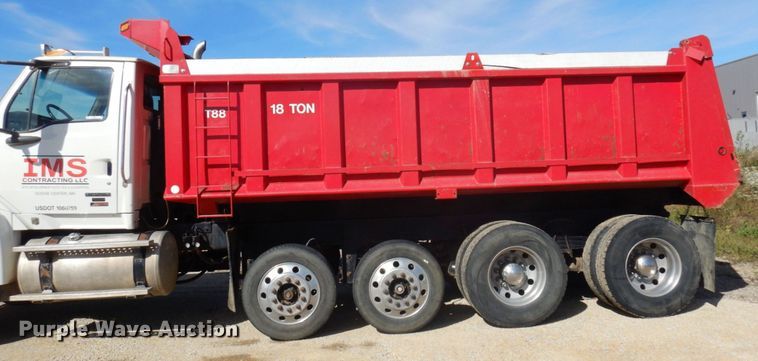 image for item MH9227 2007 Sterling L9500  dump truck