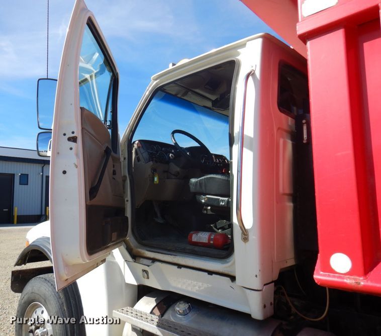 image for item MH9227 2007 Sterling L9500  dump truck