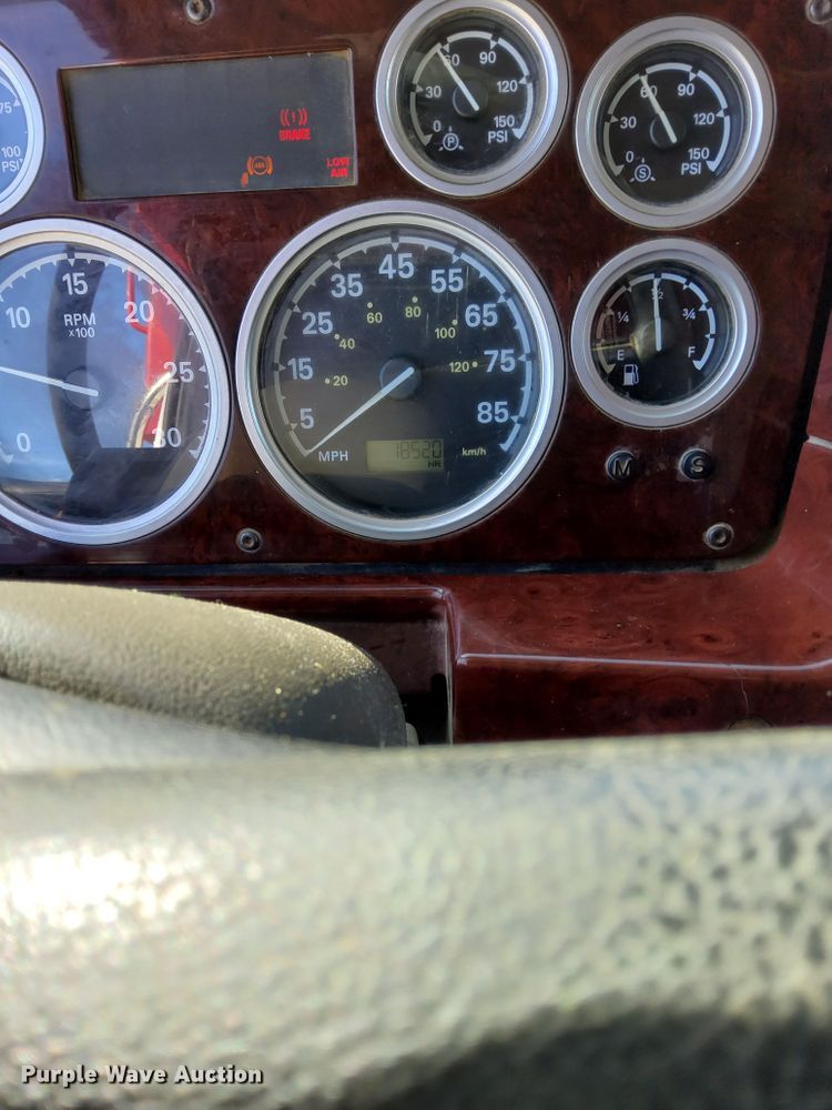 image for item MH9227 2007 Sterling L9500  dump truck