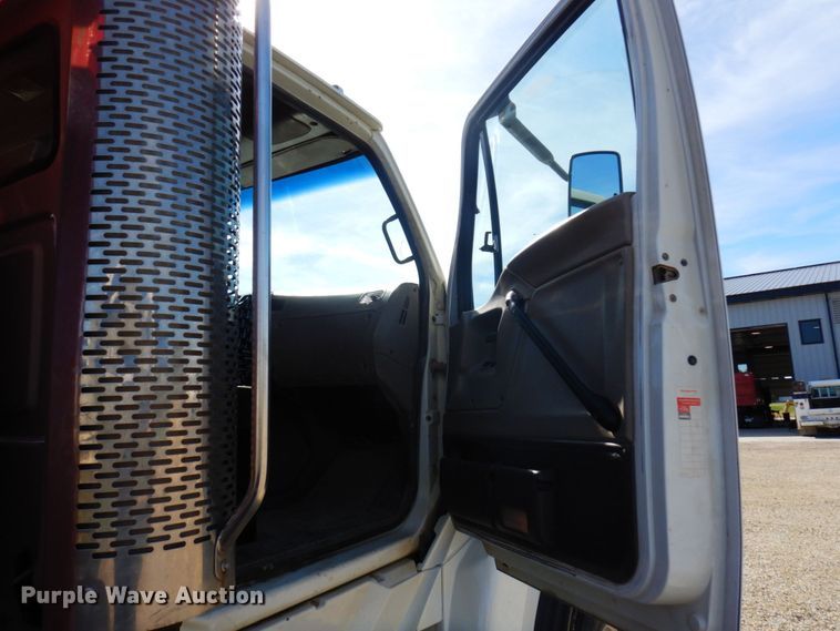 image for item MH9227 2007 Sterling L9500  dump truck