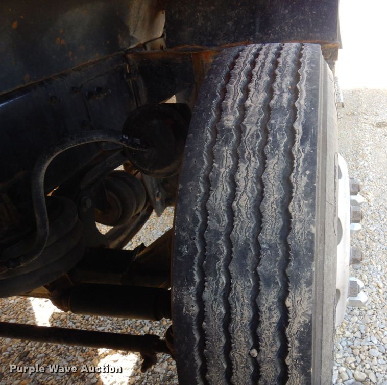 image for item MH9227 2007 Sterling L9500  dump truck