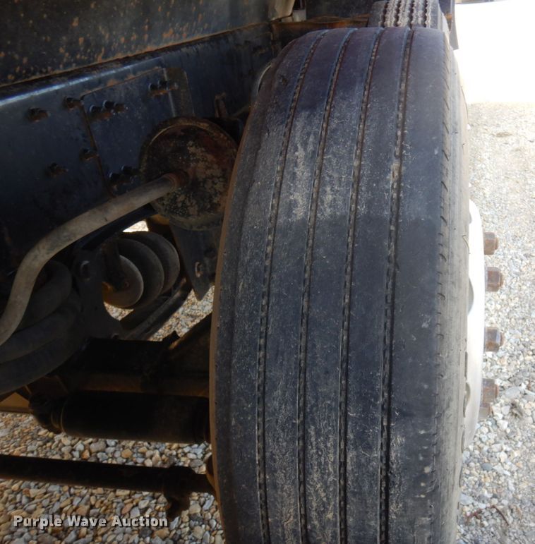 image for item MH9227 2007 Sterling L9500  dump truck