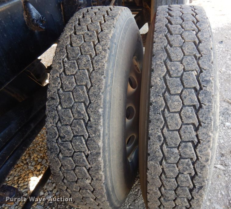 image for item MH9227 2007 Sterling L9500  dump truck