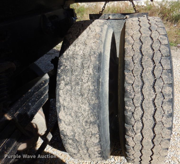 image for item MH9227 2007 Sterling L9500  dump truck