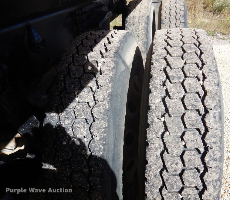 image for item MH9227 2007 Sterling L9500  dump truck