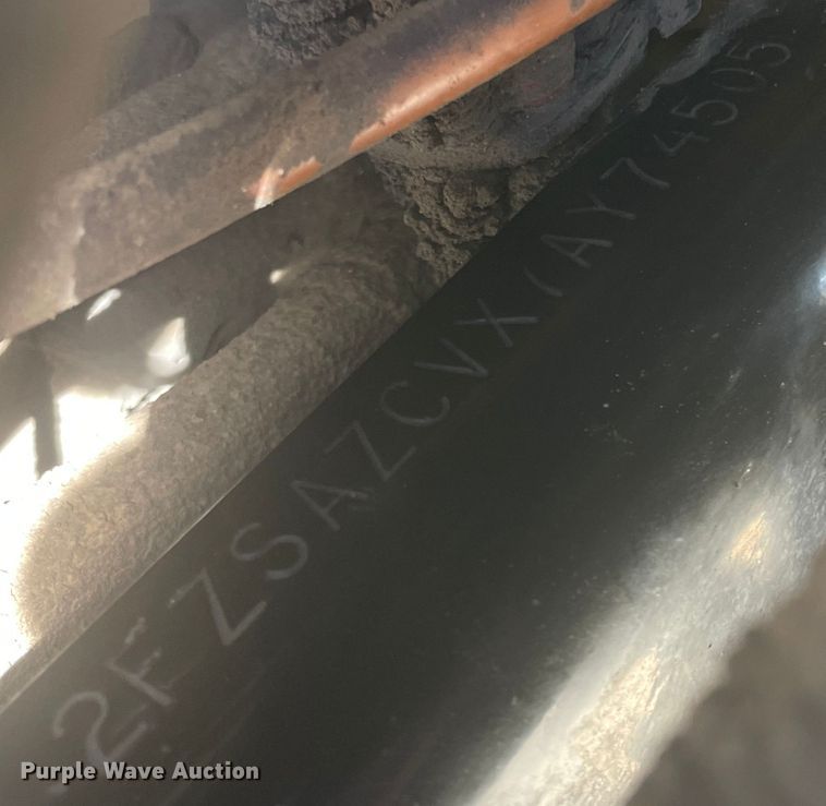 image for item MH9227 2007 Sterling L9500  dump truck