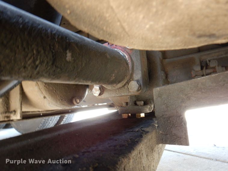 image for item MH9235 2011 Kenworth T800  semi truck