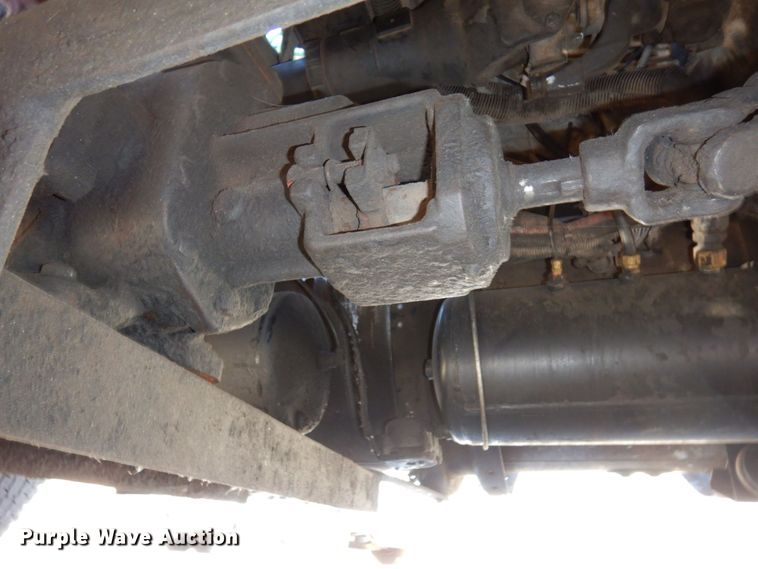 image for item MH9235 2011 Kenworth T800  semi truck