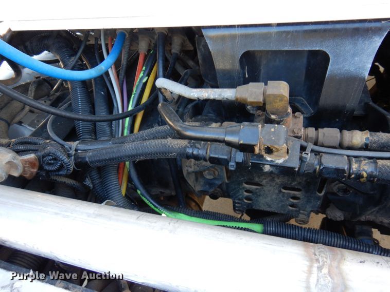 image for item MH9235 2011 Kenworth T800  semi truck