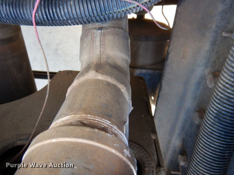 image for item MH9235 2011 Kenworth T800  semi truck