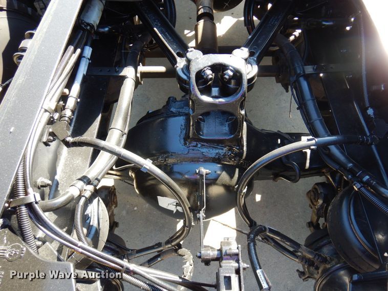 image for item MH9235 2011 Kenworth T800  semi truck