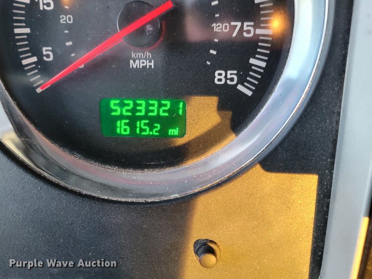 image for item MH9235 2011 Kenworth T800  semi truck