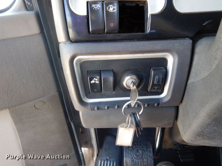 image for item MH9235 2011 Kenworth T800  semi truck