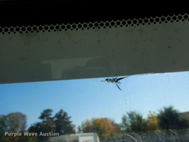 image for item MH9235 2011 Kenworth T800  semi truck