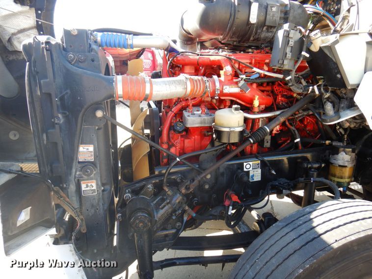 image for item MH9235 2011 Kenworth T800  semi truck