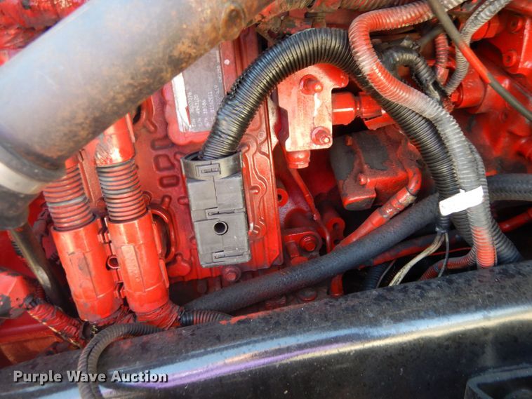 image for item MH9235 2011 Kenworth T800  semi truck