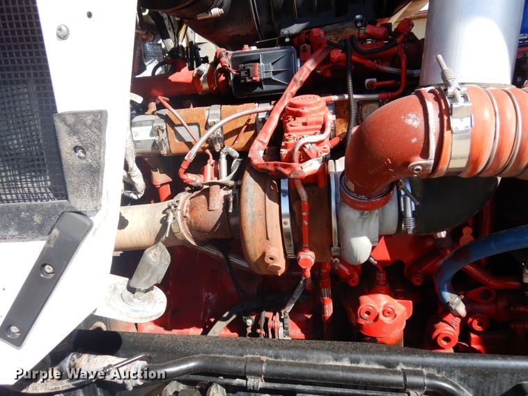 image for item MH9235 2011 Kenworth T800  semi truck