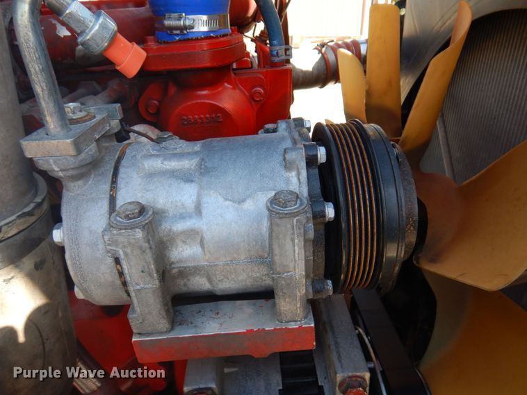 image for item MH9235 2011 Kenworth T800  semi truck