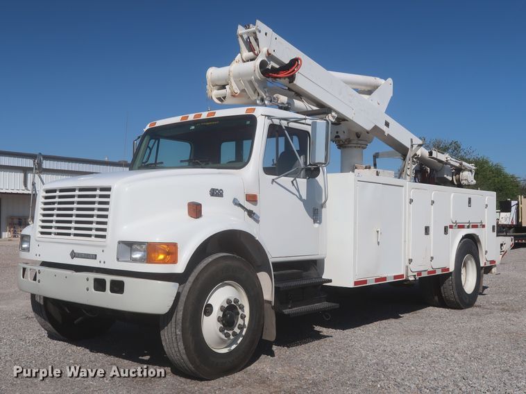 image for item MJ9168 2001 International 4700  bucket truck