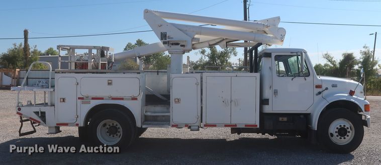 image for item MJ9168 2001 International 4700  bucket truck